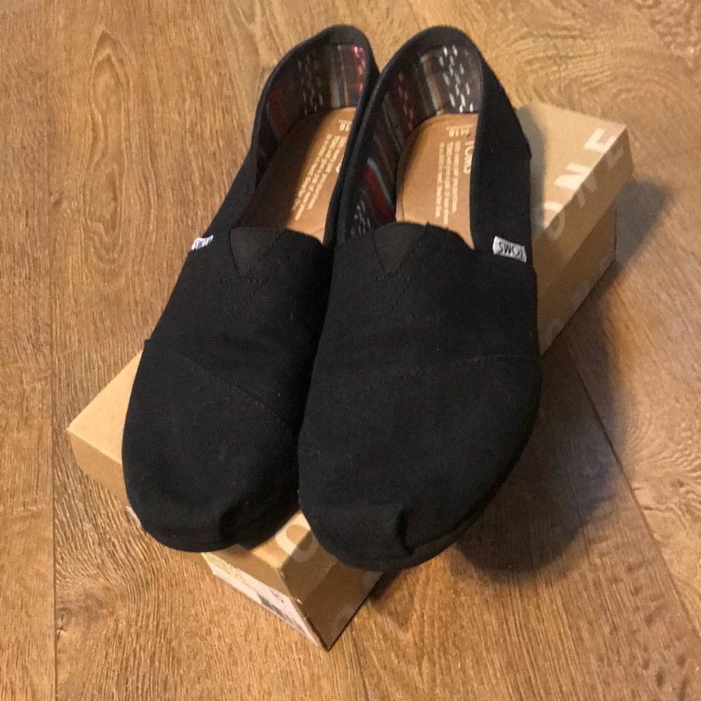 Toms